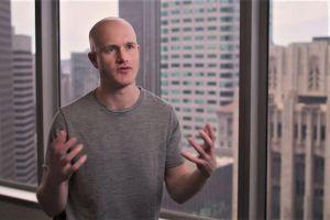 CEO di Coinbase allerta sul regolamento “sbrigativo” sui wallet , Bitcoin sotto i 17.000 USD
