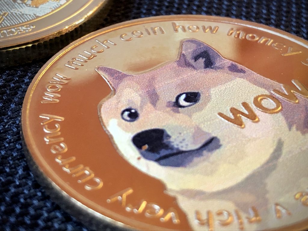 Dogecoin è sul punto di uscire dalla top 10 crypto