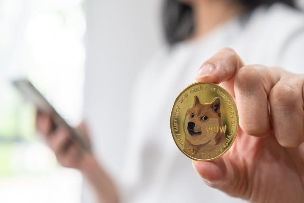 Il prezzo di Dogecoin oscilla con il nuovo aggiornamento