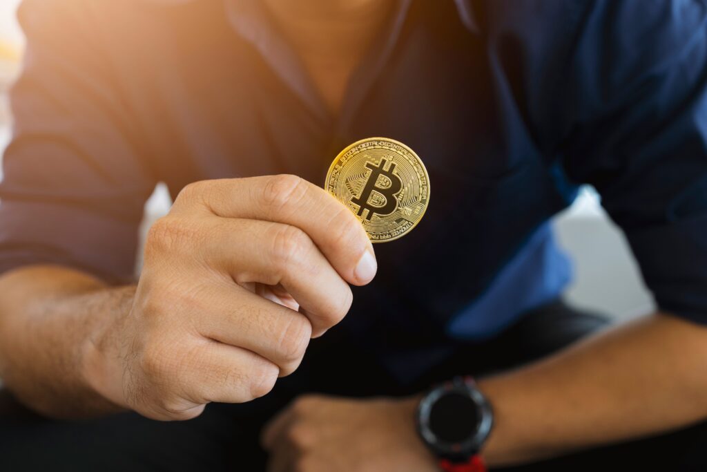 Le posizioni “short” su Bitcoin vedono i primi deflussi in sette settimane: boom delle criptovalute in arrivo?