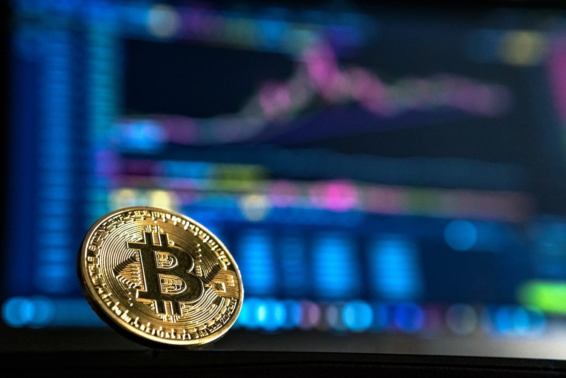 Gli esperti avvertono: Il prezzo di Bitcoin potrebbe scendere ancora del 50%