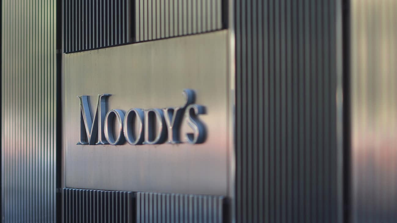 Moody’s declassa le banche USA da stabili a negative! L’economia potrebbe entrare in recessione