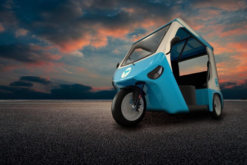 eTukTuk lancia l’innovativo veicolo a tre ruote che cambierà i Paesi in via di sviluppo