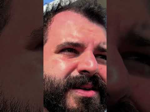 La porta di Suzume esiste. Un luogo sospeso nel tempo.